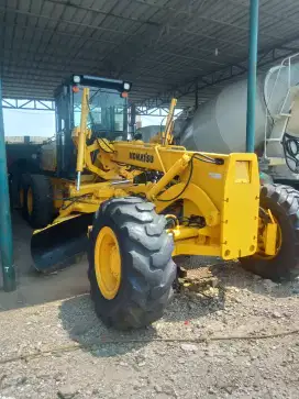 grader komatsu GD530AW