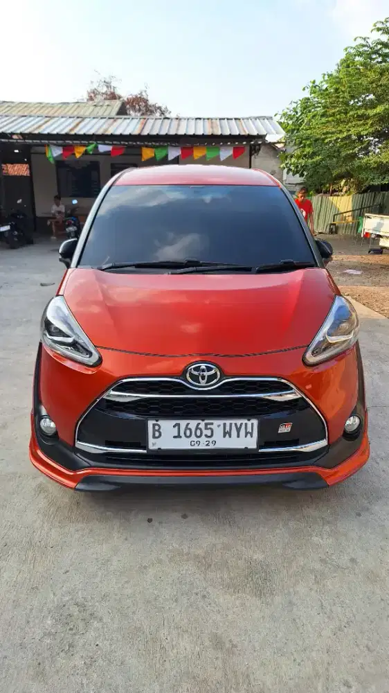 Toyota Sienta Q 2017