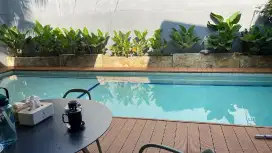 Rumah Dengan Kolam Renang Cantik di Kota Wisata Cibubur