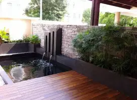 Tukang kolam ikan koi