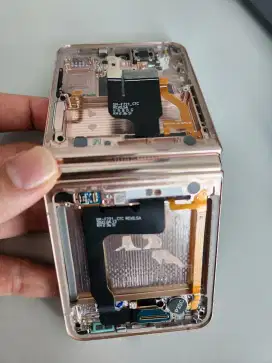Frame Samsung Flip 4 gold dan flexible