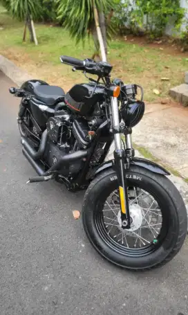 HARLEY DAVIDSON XL 1200X 2012 HITAM