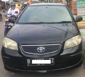 DIJUAL VIOS LIMO 2004 HITAM