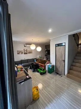 Dijual Rumah Semi-Furnished