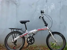 Sepeda lipat Polygon