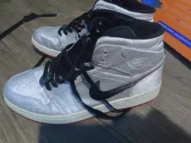 SEPATU SECOND BEKAS Air Jordan 1 Mid SE
