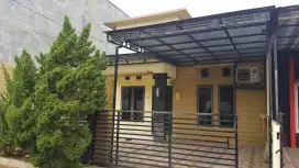 Rumah dengan luas tanah yang masih banyak, cocok utk dikembangkan