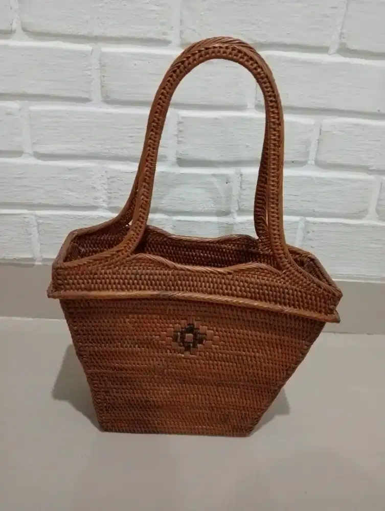 Tas Rotan Serbaguna
