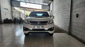 FORTUNER G TRD M/T 2015