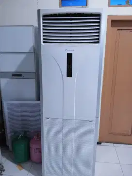 AC Daikin Standing floor 3 pk R410A