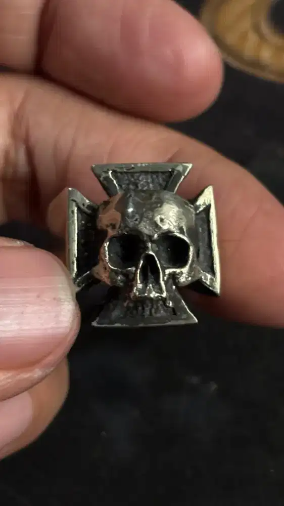 Cincin tengkorak skull ring