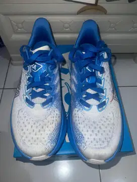 Sepatu lari Hoka Mach 6 Rare