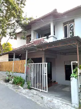Rumah dengan Ruang Usaha di Argorejo Sedayu