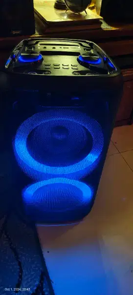 speaker polytron party max tahan 18 jam