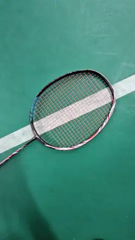 Raket Yonex Astrox 100zz kurenai