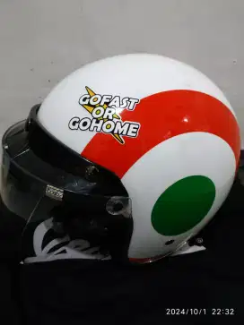 Helm Vespa Bendera Italy Original