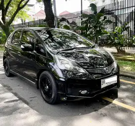 TDP16JT - Honda Jazz 1.5 RS All new Manual 2013 Yaris