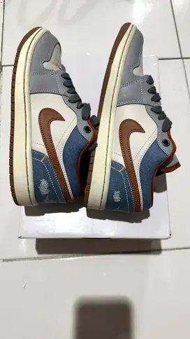 NIKE AIR JORDAN 1 SE LOW (womans)