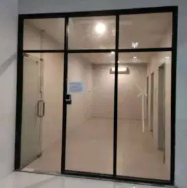Pintu kaca alumunium