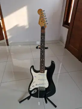 Fender Strat MIM left-handed kidal lefty