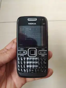 Nokia E72 Hitam