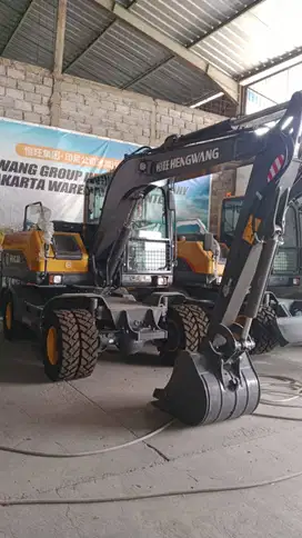 Excavator 8 TON, HWL 80
