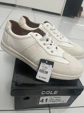 Sepatu baru COLE size 41 suede