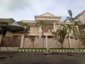 Rumah di SEWA Dharmahusada indah Utara