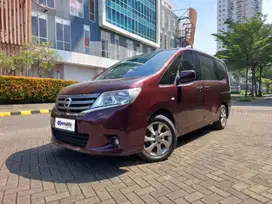 Nissan Serena 2.0 Bensin-AT 2013 Merah /