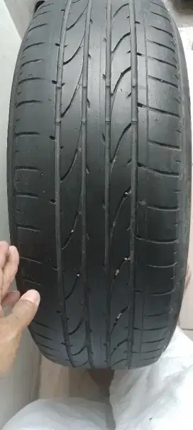 Dijual cepat 2 buah ban mobil bridgestone