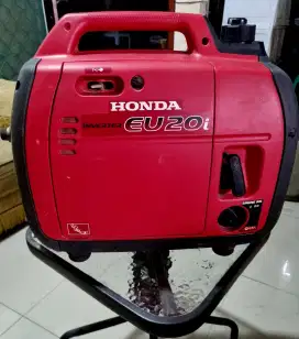 Honda generator 2.0i inverter type 100hrs kondisi kayak baru mojokerto