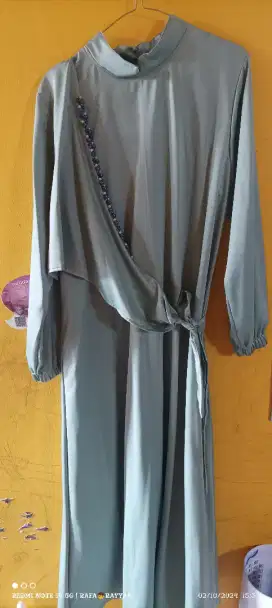 Gamis bahan Silk warna Sage