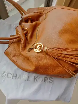 MICHAEL KORS TOTE BAG BUTIK MK TOTE PRELOVED GOOD CONDITION LIKE NEW