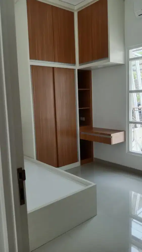 Set kamar dipan minimalis modern