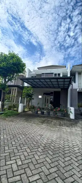 Rumah 2 Lantai Di Royal Residence Surabaya Barat