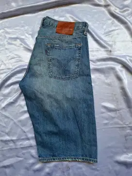 Celana pendek Jeans Levis