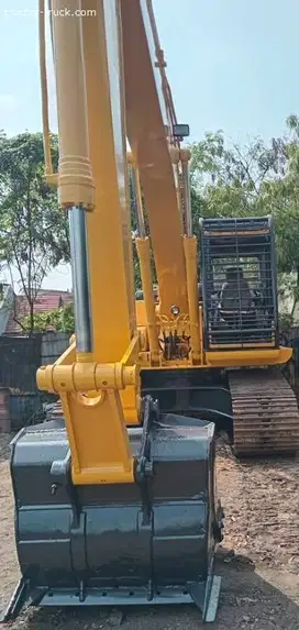 Dijual Excavator Komatsu  PC200-8M0 Tahun 2017