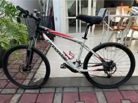 Cannondale F7 Mountain Bike