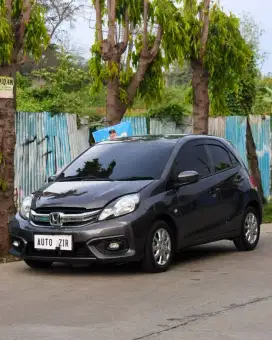 Honda brio satya matic tahun 2018 warna abu-abu