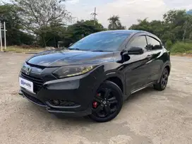 Honda HRV 1.8 RS Bensin-AT 2015 Abu-abu LEO