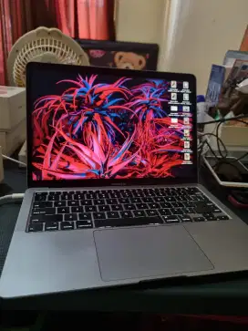 Macbook Air 2020 grey pemakaian pribadi