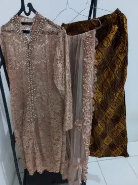 Kebaya bekas baru sekali pakai L fit to XL