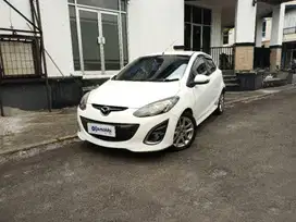 Like New - MAZDA 2 1.5 R BENSIN M/T 2012 PUTIH