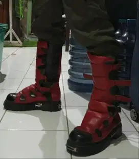 sepatu boots rocker