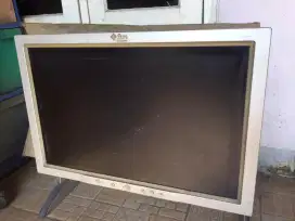 LCD 24 INCH Sun microsystem monitor minus