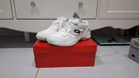 LOTTO size 40 - Sepatu Byson Badminton Original White