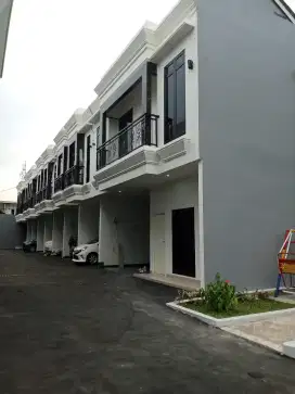 Rumah Mewah Dekat RSUD Matraman Jakarta timur