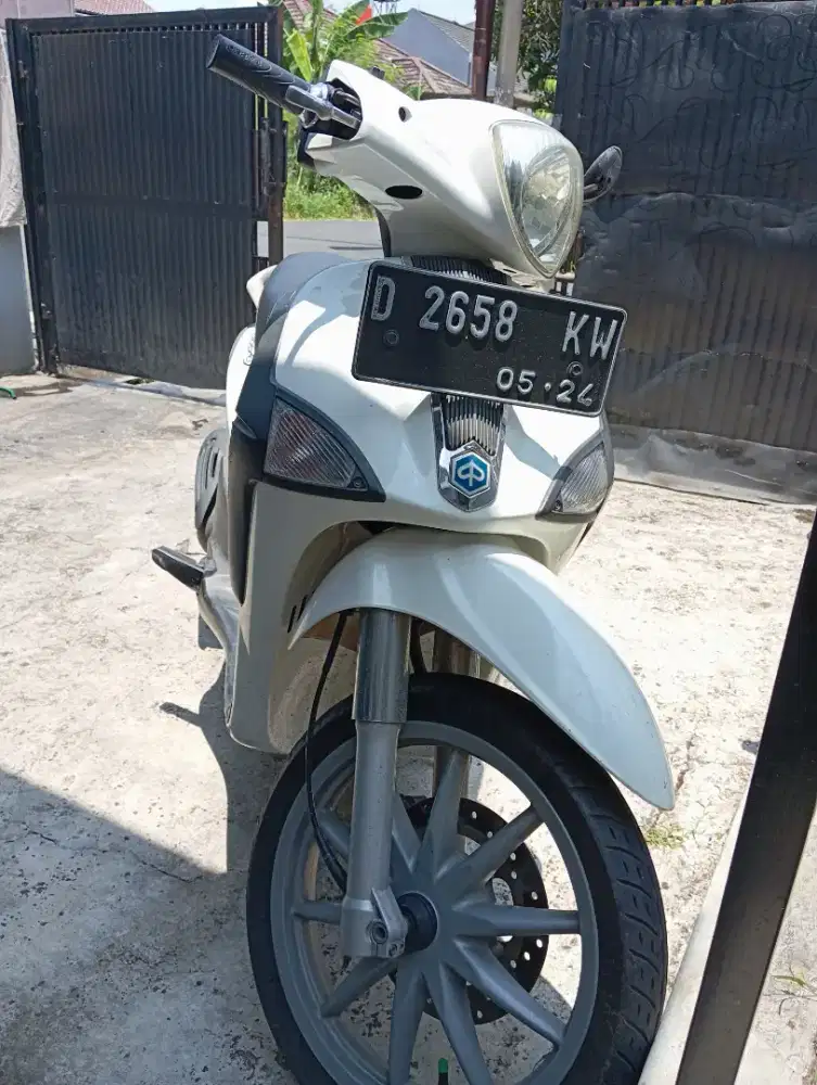 Vespa piagio liberty 100cc ,, konndisi istimewa