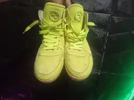 Sepatu gucci neon yelow size 43