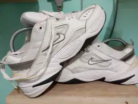 Nike M2K No box